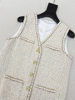 Alternative view of CHANEL Coats & Jackets Tweed (Beige-Gold) S-M-L D55202606011308179