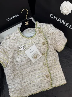 CHANEL Coats & Jackets Tweed (Beige-Gold) SM E00202606011539189
