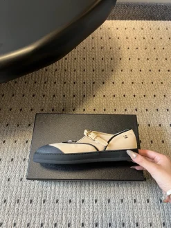 CHANEL Flats & Loafers Canvas (Beige-Black) EU35-41 B40202606030300109