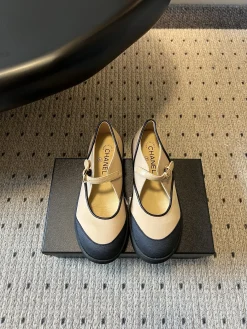 Alternative view of CHANEL Flats & Loafers Canvas (Beige-Black) EU35-41 B40202606030300109