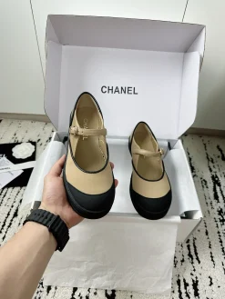 Alternative view of CHANEL Flats & Loafers Canvas (Beige-Black) EU35-41 B60202606030234119