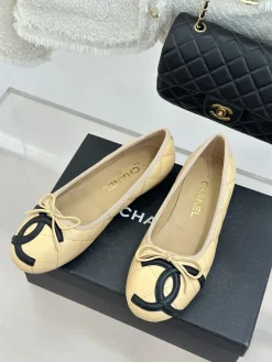 Alternative view of CHANEL Flats & Loafers Leather (Beige-Black) EU35-39 B60202606030240119