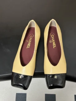 Alternative view of CHANEL Flats & Loafers Leather (Beige-Black) EU35-39 B60202606030241119
