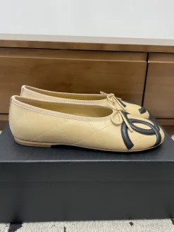 CHANEL Flats & Loafers Leather (Beige-Black) EU35-39 B70202606030242119