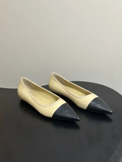 CHANEL Flats & Loafers Leather (Beige-Black) EU35-39 B70202606030243119