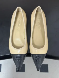 Alternative view of CHANEL Flats & Loafers Leather (Beige-Black) EU35-39 B70202606030243119