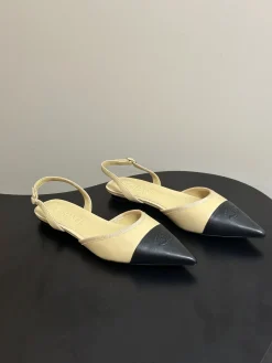 CHANEL Flats & Loafers Leather (Beige-Black) EU35-39 B70202606030244119