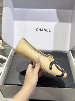 CHANEL Flats & Loafers Leather (Beige-Black) EU35-41 B70202606030248119