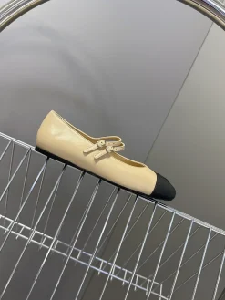 CHANEL Flats & Loafers Leather (Beige-Black) EU35-41 B80202606030249129