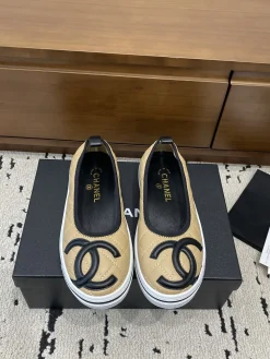 Alternative view of CHANEL Flats & Loafers Leather (Beige-Black-White) EU35-40 B70202606030252119