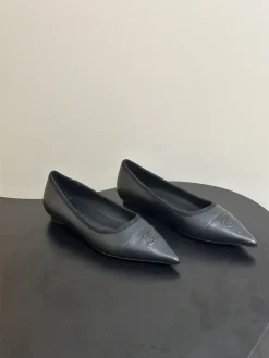 CHANEL Flats & Loafers Leather (Black) EU35-39 B70202606030253119