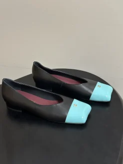 CHANEL Flats & Loafers Leather (Black-Light Blue) EU35-39 B60202606030258119