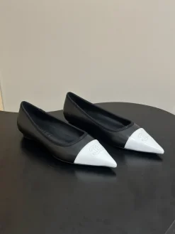 CHANEL Flats & Loafers Leather (Black-White) EU35-39 B70202606030263119