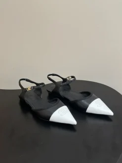 CHANEL Flats & Loafers Leather (Black-White) EU35-39 B70202606030264119