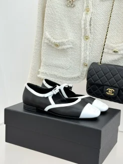 CHANEL Flats & Loafers Leather (Black-White) EU35-39 B80202606030267129