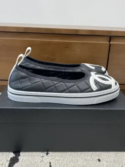 CHANEL Flats & Loafers Leather (Black-White) EU35-40 B70202606030268119
