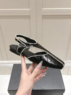 CHANEL Flats & Loafers Leather (Black-White) EU35-41 B70202606030270119