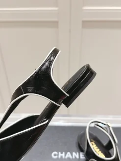 Alternative view of CHANEL Flats & Loafers Leather (Black-White) EU35-41 B70202606030270119