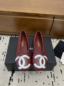 Alternative view of CHANEL Flats & Loafers Leather (Burgundy-White) EU35-39 B70202606030275119