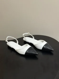CHANEL Flats & Loafers Leather (White-Black) EU35-39 B70202606030265119