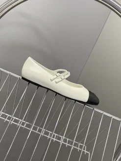 CHANEL Flats & Loafers Leather (White-Black) EU35-41 B80202606030293129