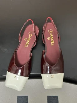 Alternative view of CHANEL Flats & Loafers Patent Leather (Burgundy-White) EU35-39 B60202606030297119