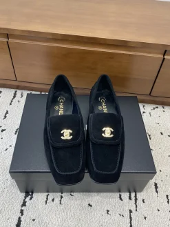 Alternative view of CHANEL Flats & Loafers Suede (Black) EU35-39 B80202606030301129