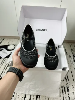 Alternative view of CHANEL Flats & Loafers Tweed (Black-White) EU35-41 B60202606030306119