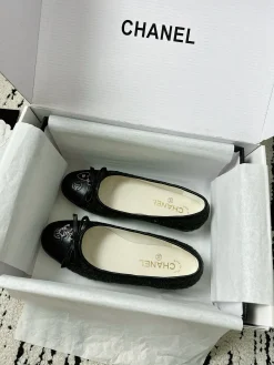 Alternative view of CHANEL Flats & Loafers Tweed-Leather (Black) EU35-41 B60202606030309119