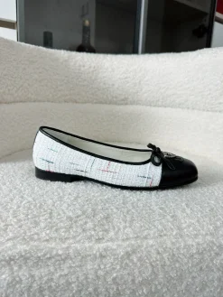 CHANEL Flats & Loafers Tweed-Leather (White-Black) EU35-41 B60202606030314119