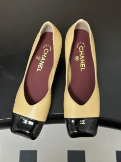 Alternative view of CHANEL Pumps & Heels Leather (Beige-Black-Burgundy) EU35-39 B60202606030329119