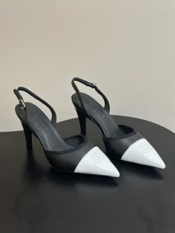 CHANEL Pumps & Heels Leather (Black-White) EU35-39 B70202606030345119
