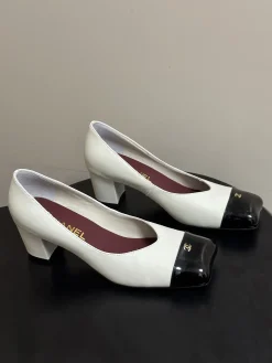 CHANEL Pumps & Heels Leather (White-Black) EU35-39 B60202606030363119