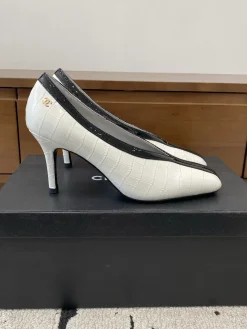 CHANEL Pumps & Heels Leather (White-Black) EU35-40 B90202606030359129