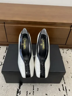 Alternative view of CHANEL Pumps & Heels Leather (White-Black) EU35-40 B90202606030359129
