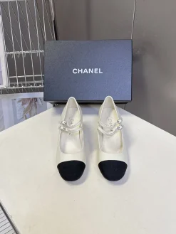 Alternative view of CHANEL Pumps & Heels Leather (White-Black) EU35-41 B80202606030361129