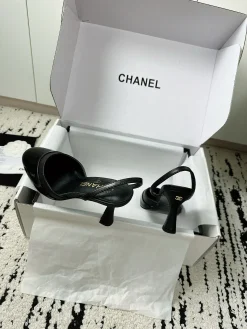 Alternative view of CHANEL Pumps & Heels Patent Leather (Black) EU35-41 B70202606030370119