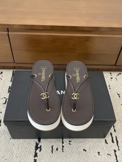 Alternative view of CHANEL Sandals & Mules Leather (Brown-White) EU35-40 B50202606030412119