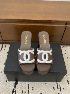 Alternative view of CHANEL Sandals & Mules Leather (Brown-White) EU35-41 B71202606030413119