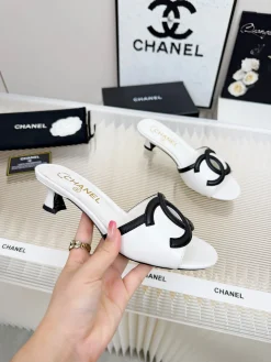 CHANEL Sandals & Mules Leather (White-Black) EU35-40 B10202606030438109
