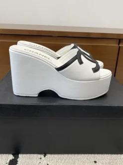 CHANEL Sandals & Mules Leather (White-Black) EU35-41 B71202606030441119