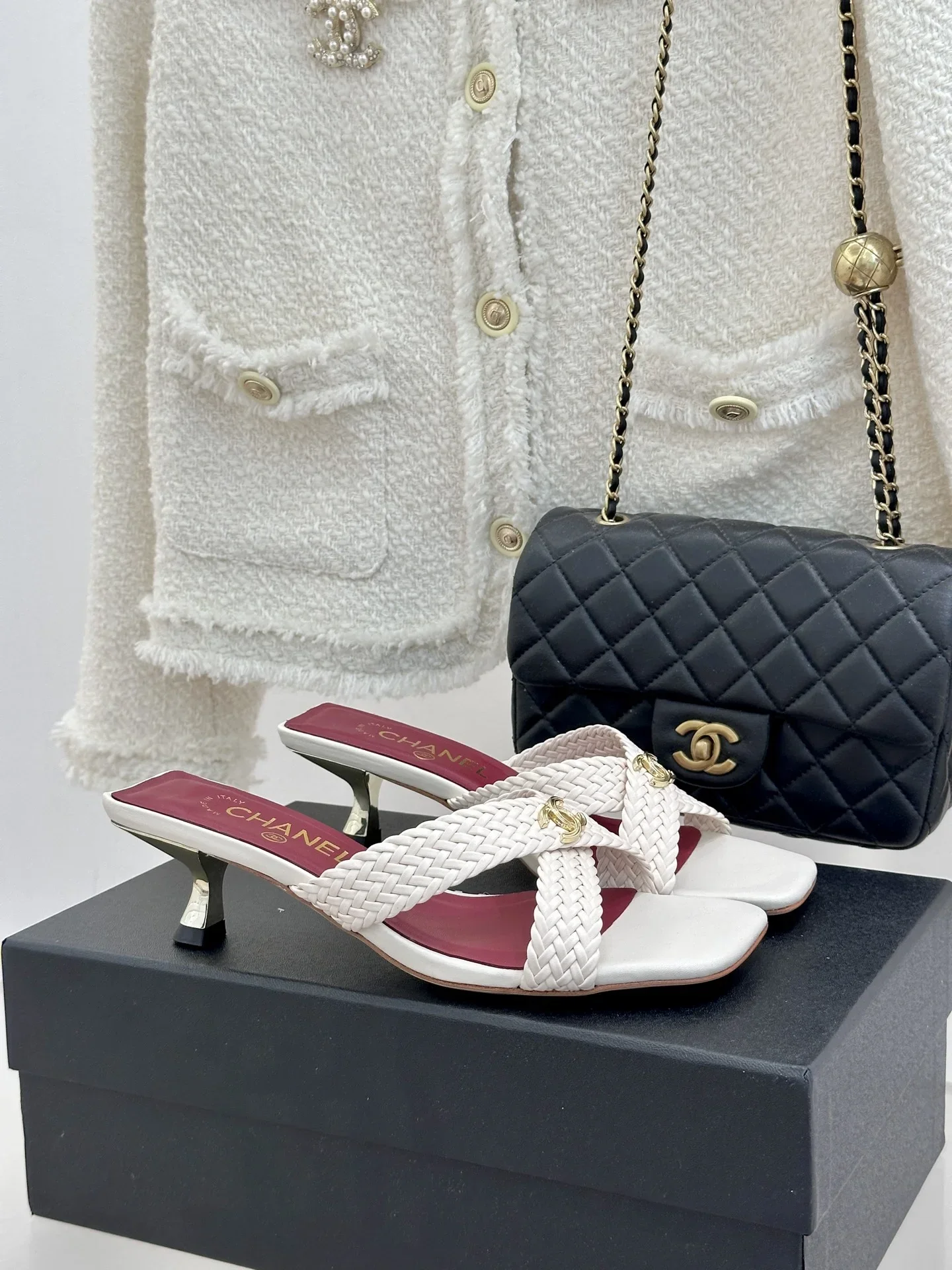 CHANEL Sandals & Mules Leather (White-Red-Gold) EU35-39 B40202606030444109