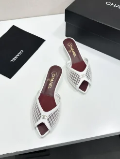 Alternative view of CHANEL Sandals & Mules Mesh-Leather (White-Burgundy) EU35-41 B40202606030451109