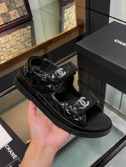 CHANEL Sandals & Mules Patent Leather (Black) EU35-40 B202026060304661091