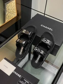 Alternative view of CHANEL Sandals & Mules Patent Leather (Black) EU35-40 B20202606030618109