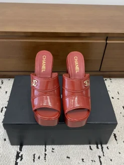 Alternative view of CHANEL Sandals & Mules Patent Leather (Red) EU35-39 B90202606030427129