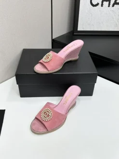 Alternative view of CHANEL Sandals & Mules Suede (Pink) EU35-41 B50202606030476119