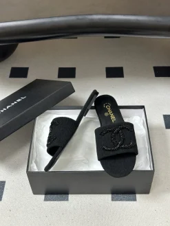 CHANEL Slides & Slippers Fabric (Black) EU35-39 B60202606030486119