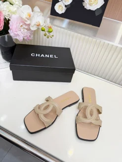 Alternative view of CHANEL Slides & Slippers Leather (Beige-Black) EU36-44 B0520260603049099