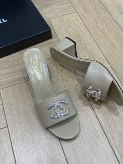 Alternative view of CHANEL Slides & Slippers Leather (Beige-White-Pink) EU35-41 B40202606033264109